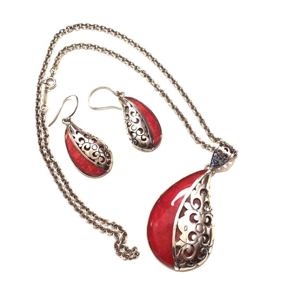 Necklace & earring set